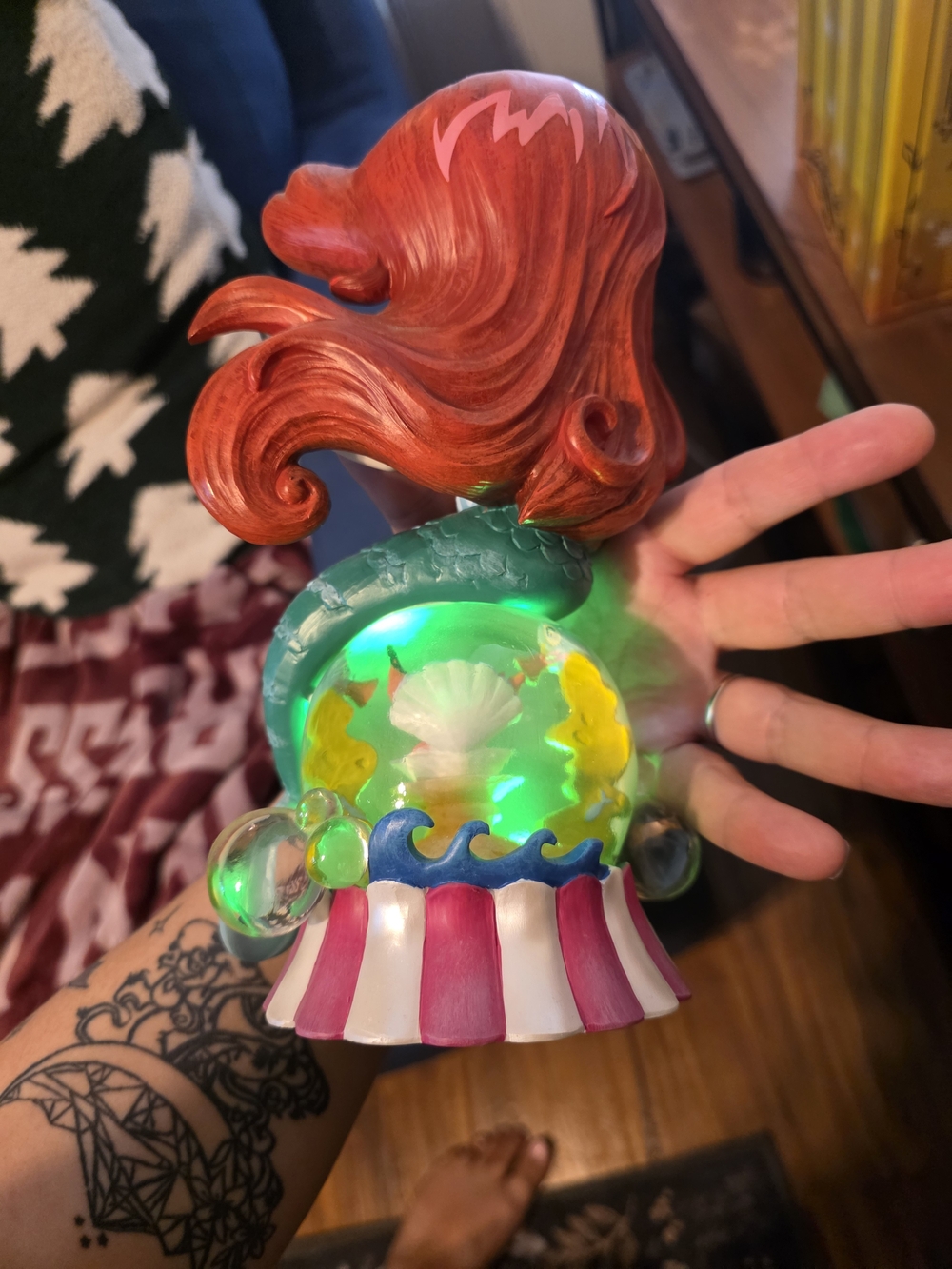 Disney Showcase Collection MISS Mindy Ariel Figurine - LIGHT UP! - Picture 3 of 6